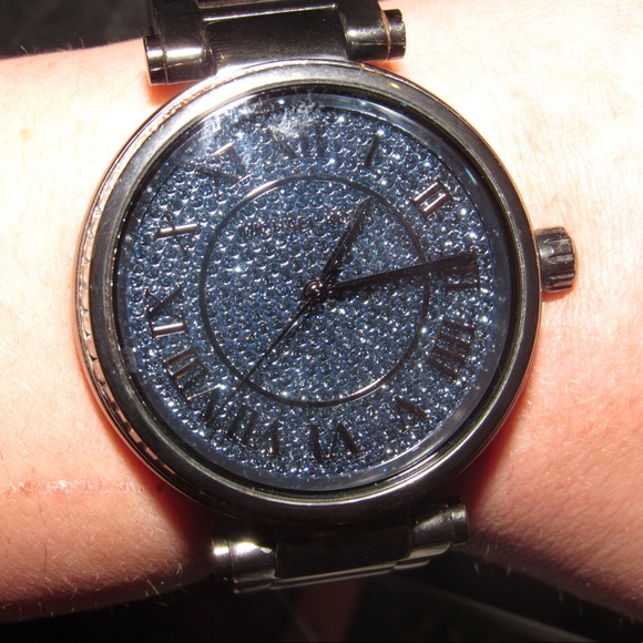 Michael Kors watch - Picture 1 of 3